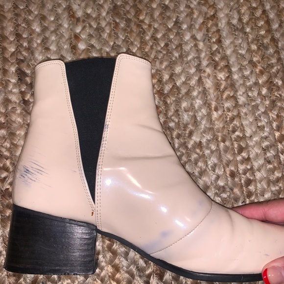BDG (Urban Outfitters) ivory pointed boots - Picture 2 of 4